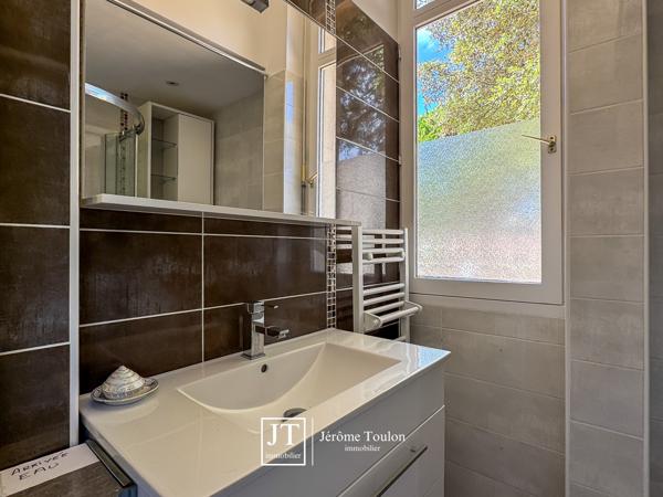 Appartement
                                                                                                                                                                                                                                                                                                                        1 pièce(s)                                                                                                                                                                                                                                                                                                                              28  m²