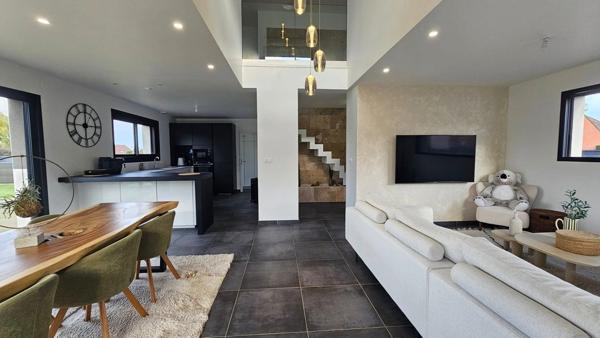 Superbe Maison INDIVIDUELLE de 127 m2 - 3 chambres - Garage - Parcelle Clôturée 870 m2