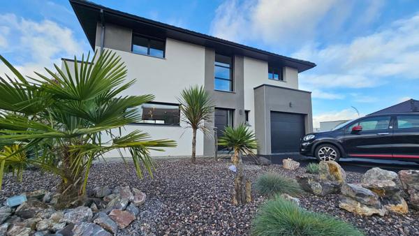 Superbe Maison INDIVIDUELLE de 127 m2 - 3 chambres - Garage - Parcelle Clôturée 870 m2