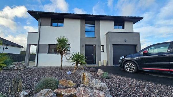 Superbe Maison INDIVIDUELLE de 127 m2 - 3 chambres - Garage - Parcelle Clôturée 870 m2