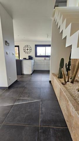 Superbe Maison INDIVIDUELLE de 127 m2 - 3 chambres - Garage - Parcelle Clôturée 870 m2