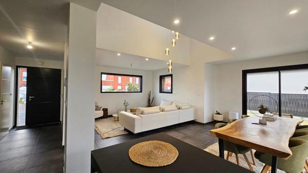 Superbe Maison INDIVIDUELLE de 127 m2 - 3 chambres - Garage - Parcelle Clôturée 870 m2