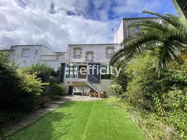 Maison
         8 pièces
        - 137 m² Bien prestige 420 000 € *