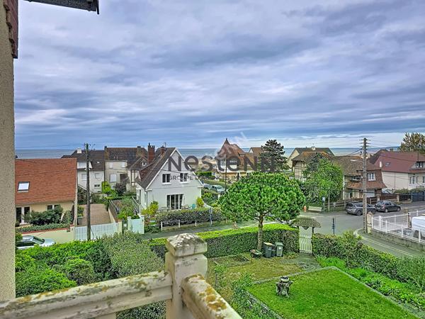 À vendre ? Maison en pierre à rénover à 50 m de la plage ? Fort potentiel avec vue mer