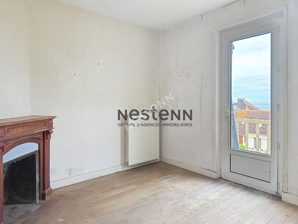 À vendre ? Maison en pierre à rénover à 50 m de la plage ? Fort potentiel avec vue mer