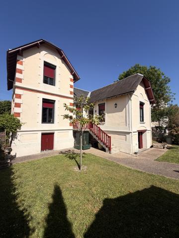 Maison
                                                                                                                                                                                                                                                                                                                        5 pièce(s)                                                                                                                                                                                                          3 chambre(s)                                                                                                                                                                                                          106  m²