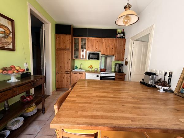Maison
                                                                                                                                                                                                                                                                                                                        5 pièce(s)                                                                                                                                                                                                          3 chambre(s)                                                                                                                                                                                                          106  m²