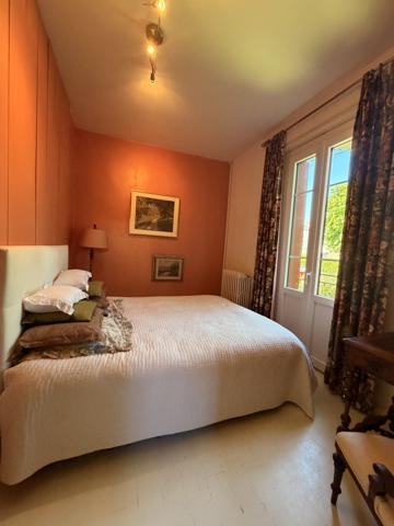 Maison
                                                                                                                                                                                                                                                                                                                        5 pièce(s)                                                                                                                                                                                                          3 chambre(s)                                                                                                                                                                                                          106  m²