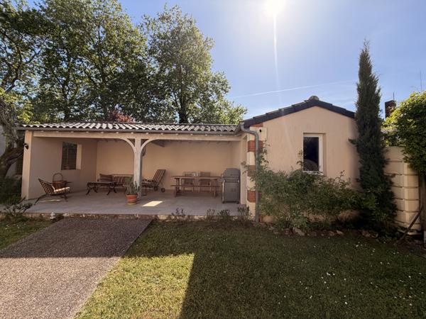 Maison
                                                                                                                                                                                                                                                                                                                        5 pièce(s)                                                                                                                                                                                                          3 chambre(s)                                                                                                                                                                                                          106  m²