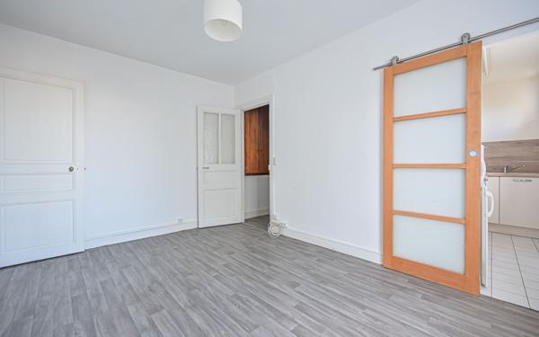 Appartement à vendre    2 pièces • 33 m2 Paris 12