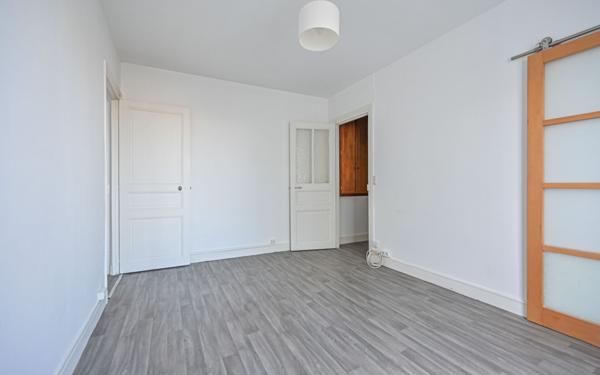 Appartement à vendre    2 pièces • 33 m2 Paris 12