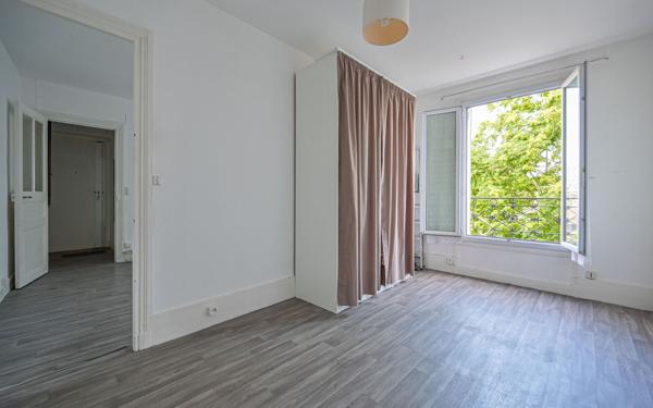 Appartement à vendre    2 pièces • 33 m2 Paris 12