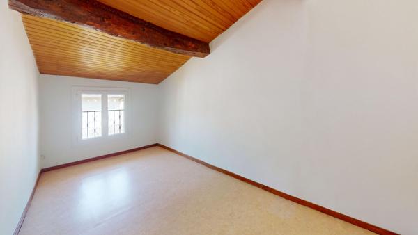 MAISON AVEC 2 CHAMBRES COUR ET GARAGE A TRAUSSE MINERVOIS