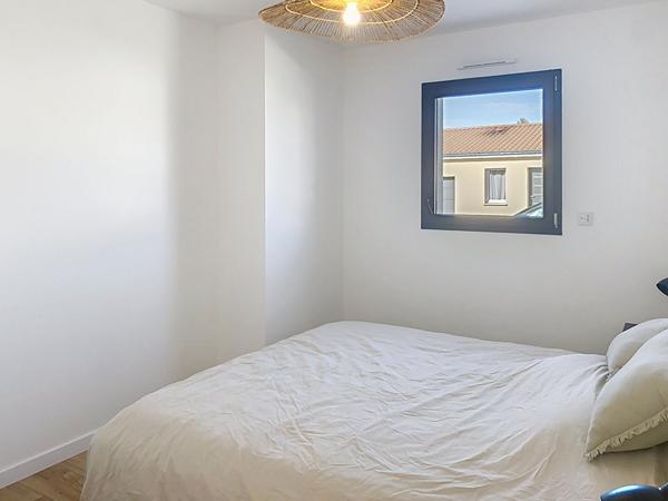 Maison contemporaine à vendre à VILLEDIEU LA BLOUERE- 273 360 €