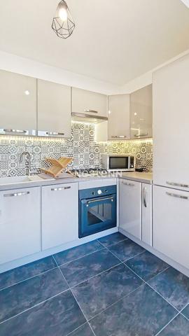 Bois d'Arcy : Appartement 2 pièces meublé avec cave, parking et balcon