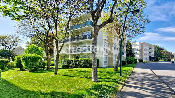 Bois d'Arcy : Appartement 2 pièces meublé avec cave, parking et balcon