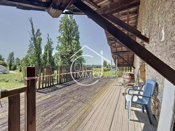 Port-Sainte-Foy – Ensemble Immobilier en Pierre avec Dépendances