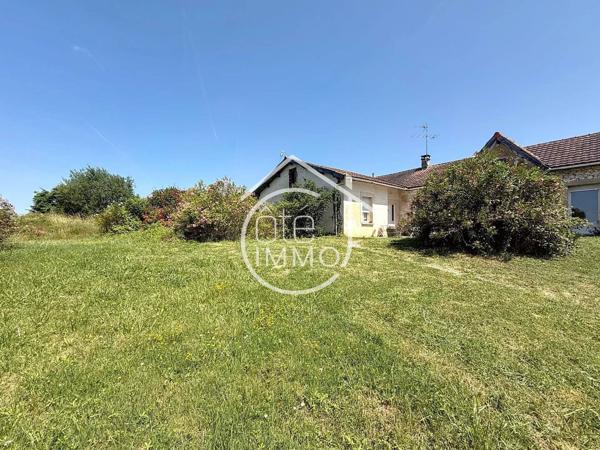Port-Sainte-Foy – Ensemble Immobilier en Pierre avec Dépendances