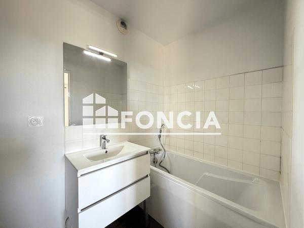 Location Studio 32.89 m² - 2 RUE EUGENE DELACROIX Albi 81000