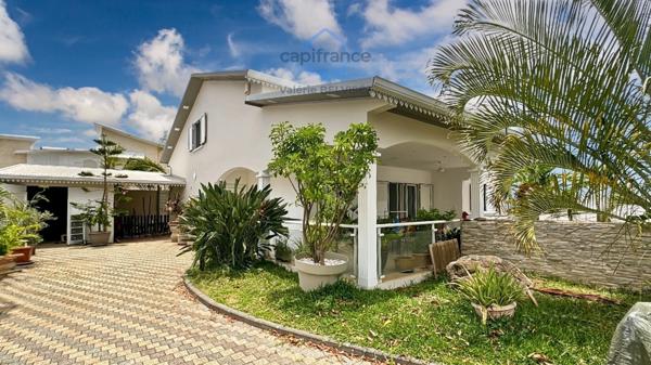 Maison familiale F5 avec piscine – 170m m² – Saint-Louis