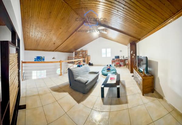 Maison familiale F5 avec piscine – 170m m² – Saint-Louis