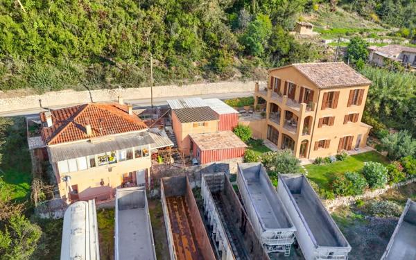 Maison à vendre    2 pièces •  Drap