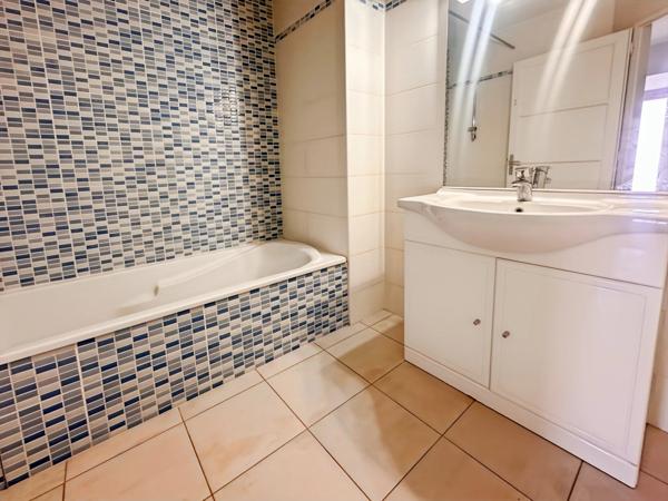 Location                                                      Maison
                        
                     5 pièces                      110 m2                     à Montpellier