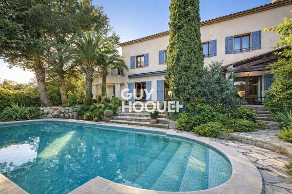 Maison à vendre à Grasse - 6 pièces avec piscine