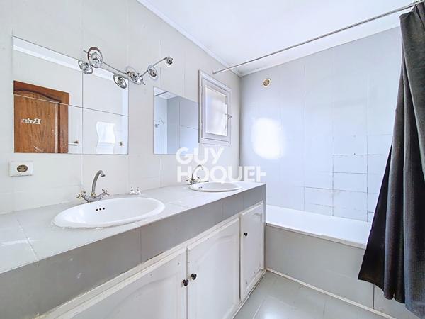 Maison à vendre à Grasse - 6 pièces avec piscine