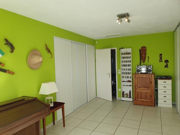 Maison  5 pièce(s)  4 chambre(s)  130 m²
