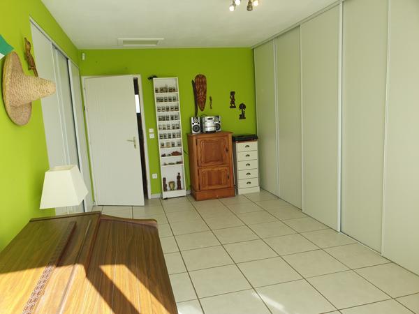 Maison  5 pièce(s)  4 chambre(s)  130 m²