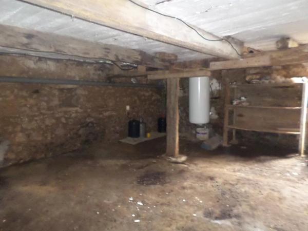 Vente                                                      Maison
                        
                     3 pièces                      64 m2                     à Lussac-les-Châteaux