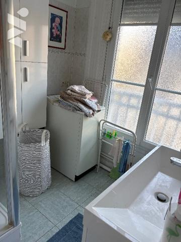 A VENDRE GRAND F2 DE CARACTERE