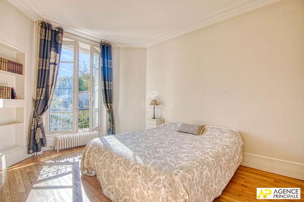 Versailles Proximité plateau Saint-Antoine - Maison 9 pièces 238 m² au sol sur parcelle de 450 m² environ avec terrasse, jardin et garage 1 665 000 € **  - Référence  29181
