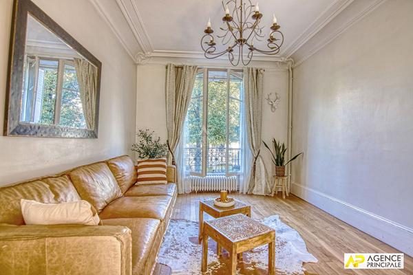 Versailles Proximité plateau Saint-Antoine - Maison 9 pièces 238 m² au sol sur parcelle de 450 m² environ avec terrasse, jardin et garage 1 665 000 € **  - Référence  29181