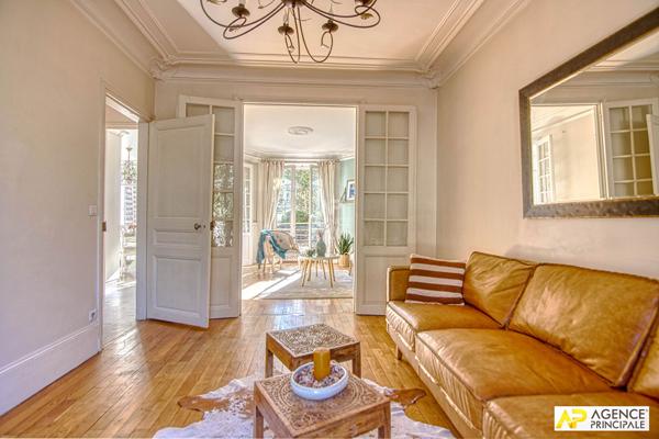 Versailles Proximité plateau Saint-Antoine - Maison 9 pièces 238 m² au sol sur parcelle de 450 m² environ avec terrasse, jardin et garage 1 665 000 € **  - Référence  29181