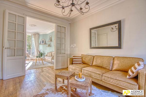 Versailles Proximité plateau Saint-Antoine - Maison 9 pièces 238 m² au sol sur parcelle de 450 m² environ avec terrasse, jardin et garage 1 665 000 € **  - Référence  29181