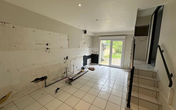 Maison à vendre    3 pièces •  Resson