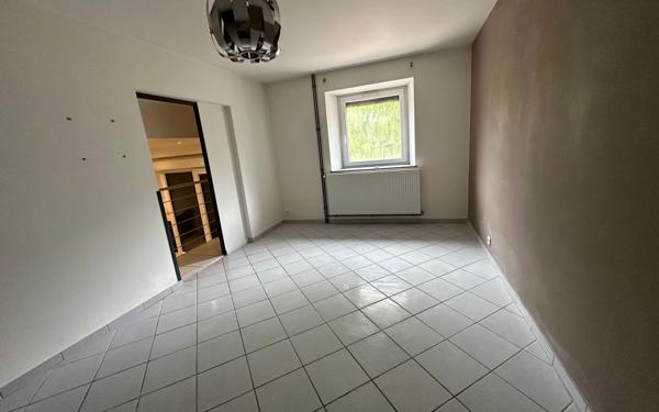 Maison à vendre    3 pièces •  Resson