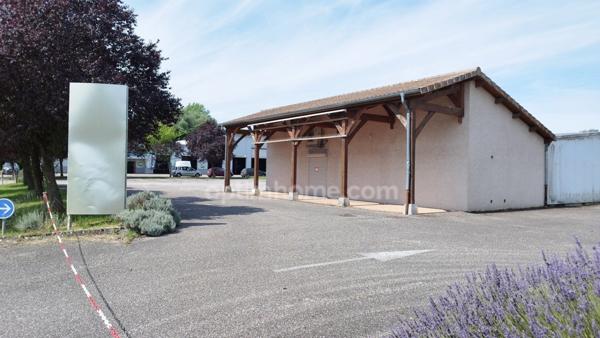 Local commercial de 230 m² à vendre - Fains Veel - magasin avec réserve et parking privé.