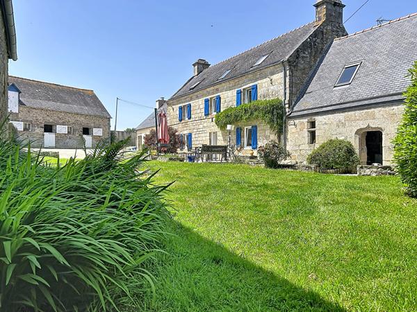 Maison Guengat, 5 chambres, dépendances, idéal pour chevaux, à mi chemin entre Quimper et les plages