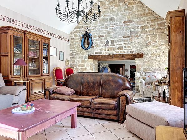 Maison Guengat, 5 chambres, dépendances, idéal pour chevaux, à mi chemin entre Quimper et les plages