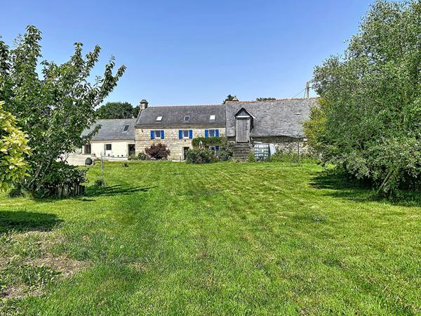 Maison Guengat, 5 chambres, dépendances, idéal pour chevaux, à mi chemin entre Quimper et les plages