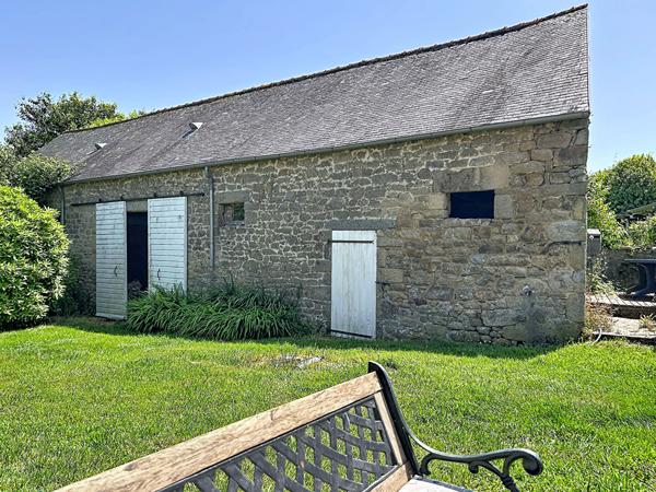 Maison Guengat, 5 chambres, dépendances, idéal pour chevaux, à mi chemin entre Quimper et les plages