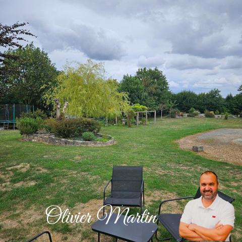 Maison de charme en pierre – 180 m² habitables sur 2700 m² de terrain – À 20 min des portes du Mans