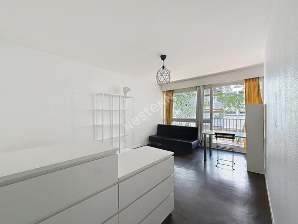 Nantes Tortière - Studio meublé avec balcon et parking