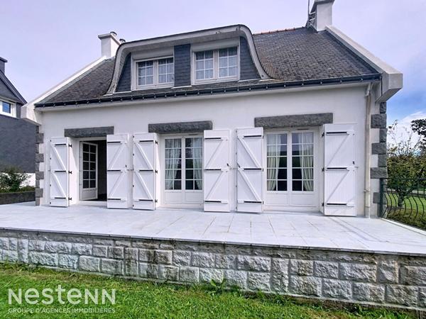 Maison avec vie de plain pied sur Mellac, 3 chambres et un bureau avec sous sol complet.