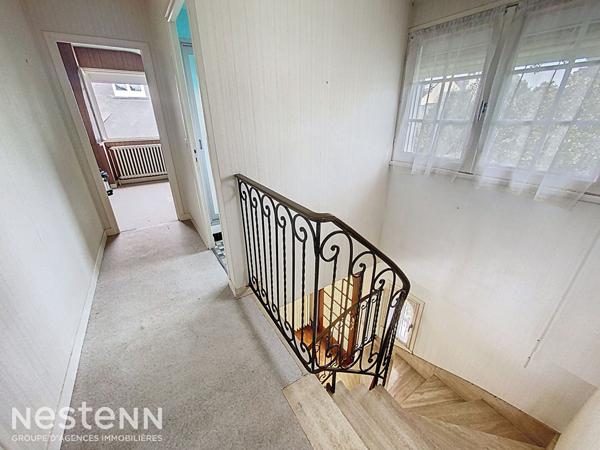 Maison avec vie de plain pied sur Mellac, 3 chambres et un bureau avec sous sol complet.