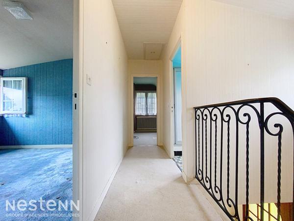 Maison avec vie de plain pied sur Mellac, 3 chambres et un bureau avec sous sol complet.