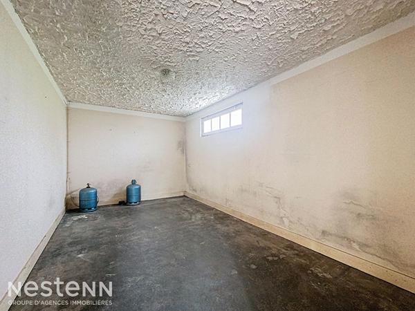 Maison avec vie de plain pied sur Mellac, 3 chambres et un bureau avec sous sol complet.